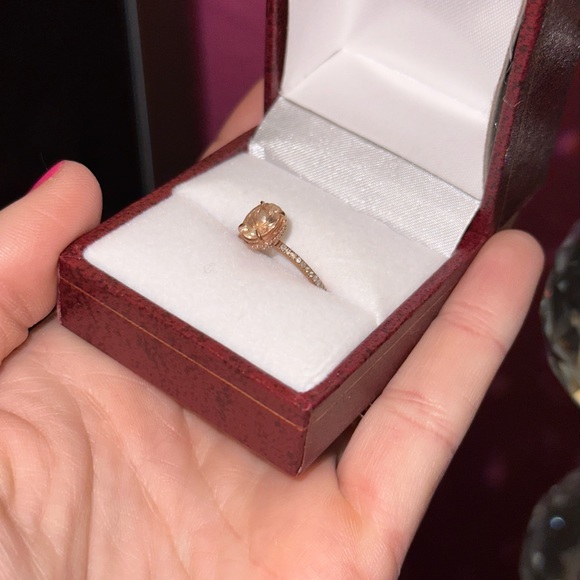 Morganite Engagement Ring 💕💍 - Picture 5 of 6